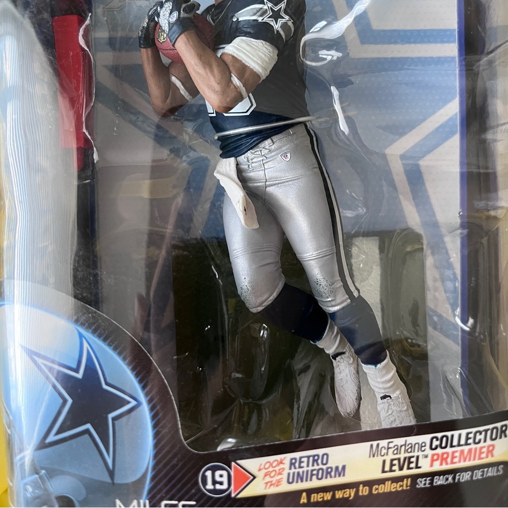 McFarlane Toys McFarlane NFL Series 23 Miles Austin Figure - Picture 3 of 5